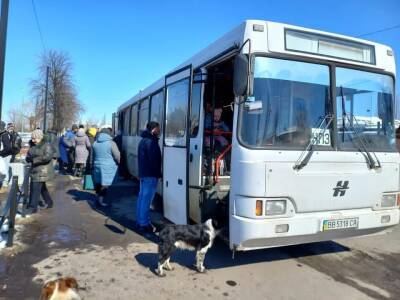В рамках гуманитарного коридора из Луганщины удалось эвакуировать около 700 человек, - Гайдай