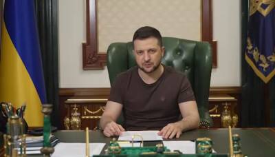 Принято решение запретить ряд политических партий: Зеленский все объяснил в ночном обращении