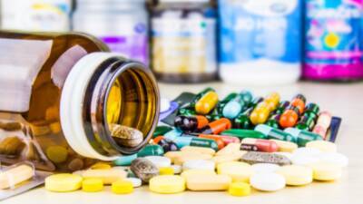 Украина запретила продажу и применение белорусских лекарств