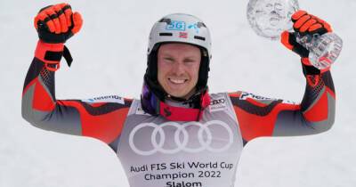Горные лыжи. Итоги Кубка мира-2021/2022 в слаломе у мужчин: Кристофферсен едва не упал, но выиграл Малый глобус
