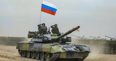 Украинские военные захватили командирскую модификацию танка Т-80 ВС РФ (видео)