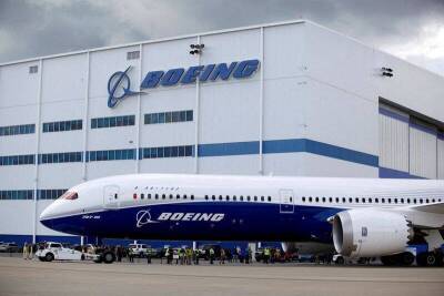 Акции Boeing упали после крушения Boeing 737 в Китае