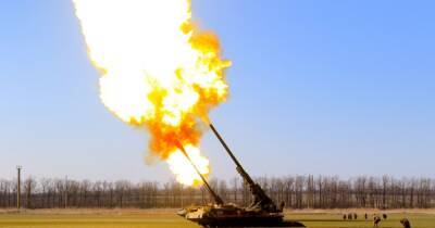 203-мм САУ "Пион" без перерывов наносит удары по позициям врага (видео)