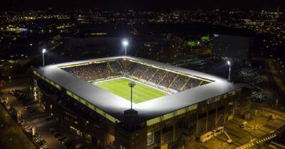 Ночь на стадионе: футбольный клуб из Нидерландов необычным способом поддержал Украину
