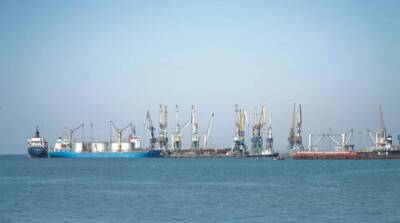 Оккупанты угнали из порта Бердянска пять кораблей с украинским зерном
