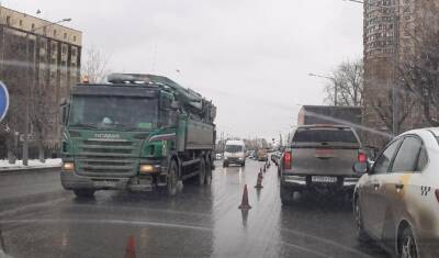 Днем в Тюмени на Мельникайте отмечается плотное движение из-за дорожных работ