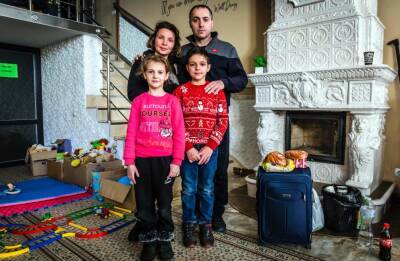 Семья из Мариуполя рассказывает о ситуации в городе: «Убитых хоронят возле домов»