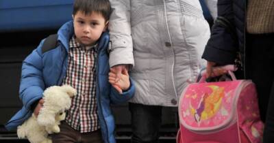 Оккупанты продолжают массово вывозить женщин и детей из Донбасса