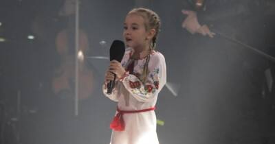 Семилетняя киевлянка открыла благотворительный концерт в Польше, исполнив гимн Украины