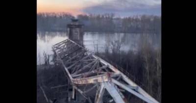 В Чернигове россияне разбомбили автомобильный мост через Десну