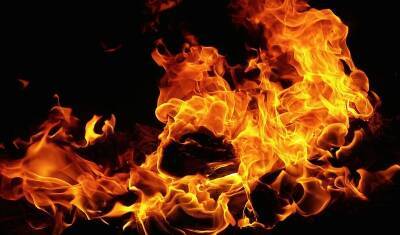При пожаре в поселке в Новом Уренгое погибли три человека