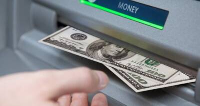 Приватбанк, Ощадбанк и другие банки ввели новые правила снятия наличных денег