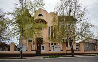 Российские оккупанты уничтожили музей Куинджи в Мариуполе