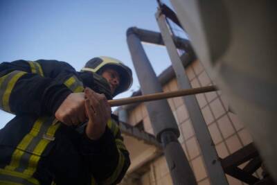 В Киеве ликвидировали пожар в результате обстрелов в Шевченковском районе