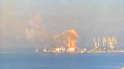 ВСУ уничтожили большой российский корабль в оккупированном Бердянске