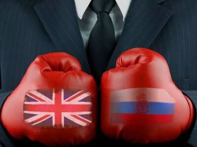 Власти Британии ввели санкции против 33 россиян, в том числе Грефа и Тинькова, а также 26 предприятий и банков