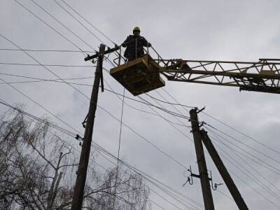 За сутки энергетики вернули свет 39 тысячам семей в Киевской области и на Донбассе – ДТЭК