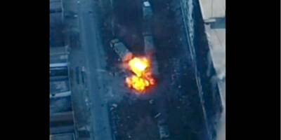 Азов уничтожил в Мариуполе бронетехнику и грузовики ВС РФ — видео