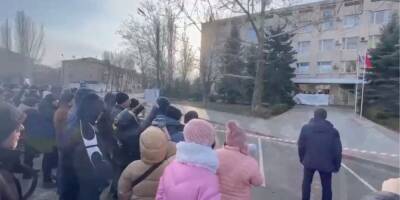 Россия создала фильтрационные лагеря для украинцев в захваченном Докучаевске — разведка