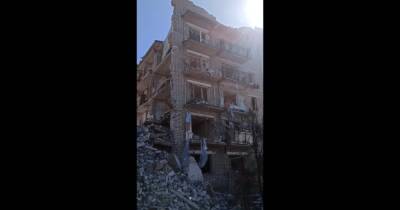 Десятки людей оказались под завалами многоэтажного дома в Изюме, — заммэра (видео)