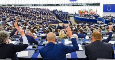 Полное торговое эмбарго против России поддерживает более сотни евродепутатов