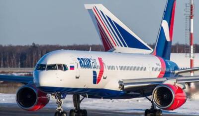 Российская авиакомпания Azur Air отправила часть сотрудников в простой на 6 месяцев