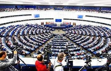 Более сотни евродепутатов требуют полного торгового эмбарго против Беларуси и РФ