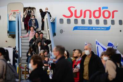 С 24 февраля в Израиль прибыли 8 238 иммигрантов из Украины, России и Белоруссии