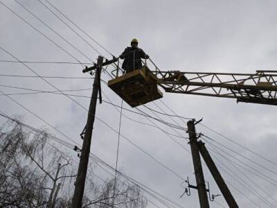 Энергетики за сутки вернули свет в 11 тыс. домов в Киевской и Донецкой областях – ДТЭК