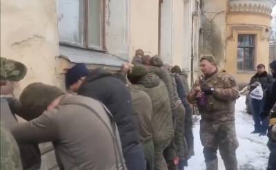 "Русского или чеченца, мне все равно": пленный оккупант из Тувы готов расстреливать своих сослуживцев - видео