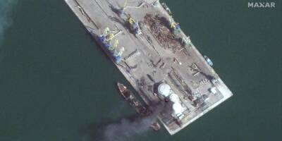 Появились спутниковые снимки уничтоженного российского корабля в Бердянске
