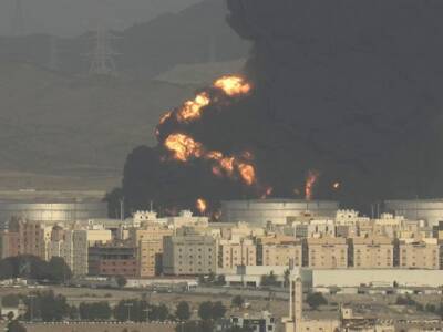 Йеменские повстанцы нанесли удар по нефтебазе в Саудовской Аравии, где проводится гонка Формулы-1 - unn.com.ua - Украина - Киев - Иран - Саудовская Аравия - Йемен - Джидда - Сана
