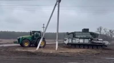 Трактор превратили в "Град" - может сбивать самолеты: фермеры с Николаевщины показали новое чудо-техники