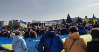 Оккупанты похитили мэра Славутича и пытаются разогнать митинг (ВИДЕО)