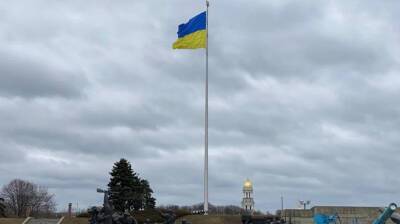 Главный флаг Украины опустят из-за ветра
