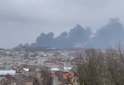 Ракетный обстрел Львова: произошло три мощных взрыва