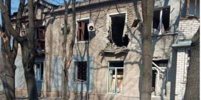 В результате обстрелов в Луганской области ранены два человека, четверо — спасены из-под завалов — глава ОВА