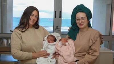 Жительница Хайфы родила дочь и через неделю стала бабушкой
