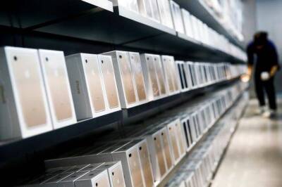 Запасы техники Apple и Samsung в России закончатся через 2-3 месяца