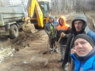 Коммунальщики в Харькове восстанавливают городские сети водоснабжения