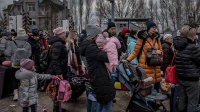 Путин опустился до нового минимума, взяв в заложники тысячи отчаявшихся беженцев