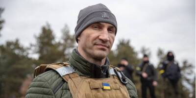 «Есть плюсы и минусы». Владимир Кличко отреагировал на решение Усика покинуть Украину для боя с Джошуа