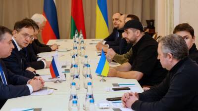 FT: Россия больше не требует в ходе переговоров денацификации Украины