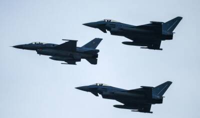 Истребители НАТО десять раз поднимались для патрулирования и сопровождения самолетов РФ