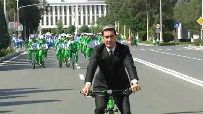 Туркменистан проведет международную конференцию о роли велосипеда
