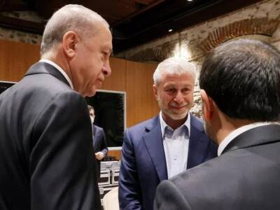 Абрамович переговорил с Эрдоганом в Стамбуле перед началом переговоров Украины и РФ о прекращении войны
