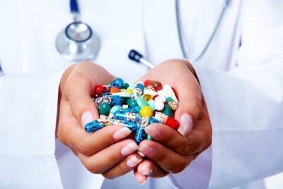 Все аптеки обязаны принимать и электронные, и бумажные рецепты на лекарства