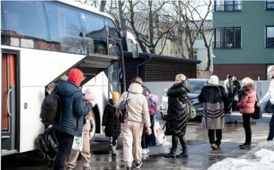 Организация Eesti Pagulasabi прекращает доставку украинских военных беженцев в Эстонию