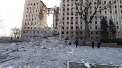 Ракетный удар пробил насквозь здание облгосадминистрации в Николаеве