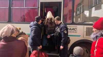 "Спасли всех пришедших": из Луганщины эвакуировали еще пол тысячи человек